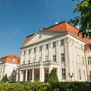 Austria Trend Schloss Wilhelminenberg Viena